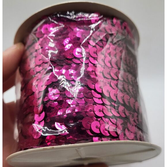 100 yards 6mm Diameter Flat Round Sequin Ribbon Sequins Fuscia - Picture 1 of 2